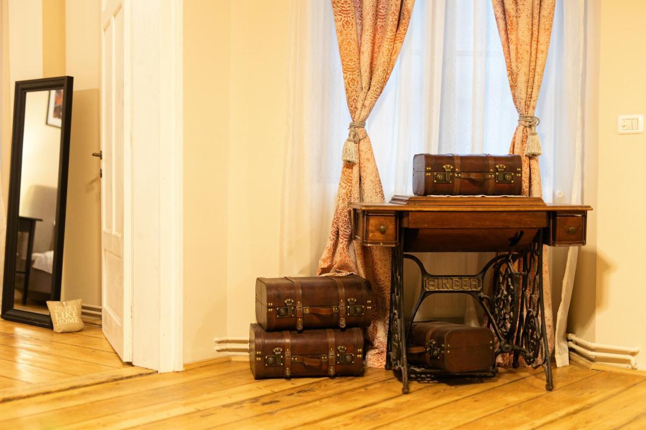 Chic Apartment In Historical City Center Timişoara Eksteriør bilde