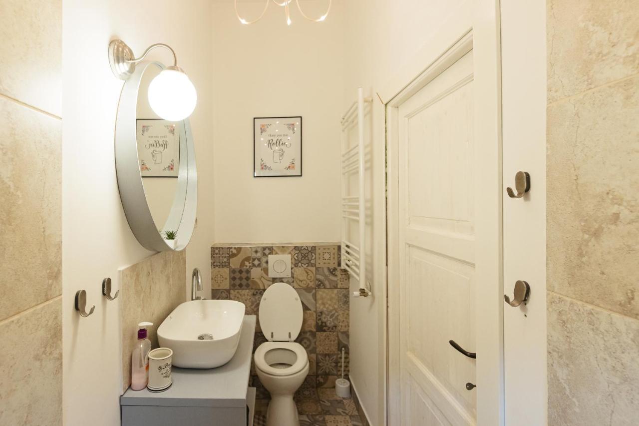 Chic Apartment In Historical City Center Timişoara Eksteriør bilde