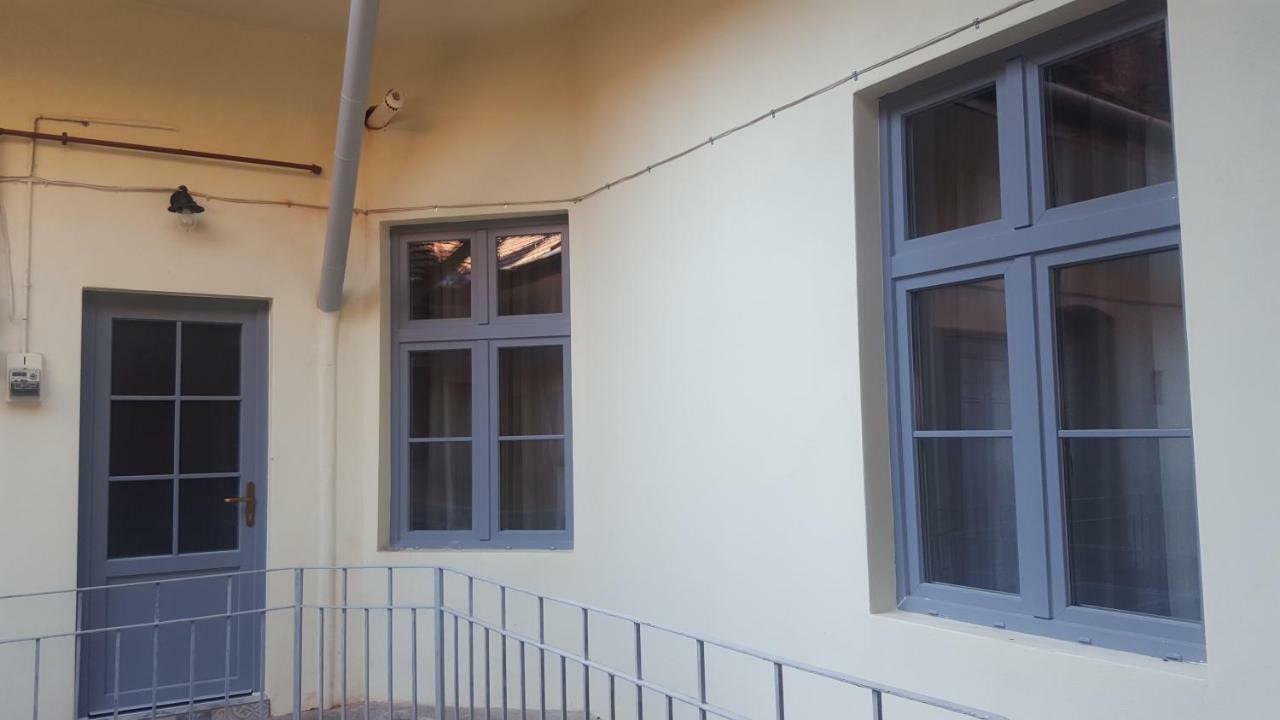 Chic Apartment In Historical City Center Timişoara Eksteriør bilde